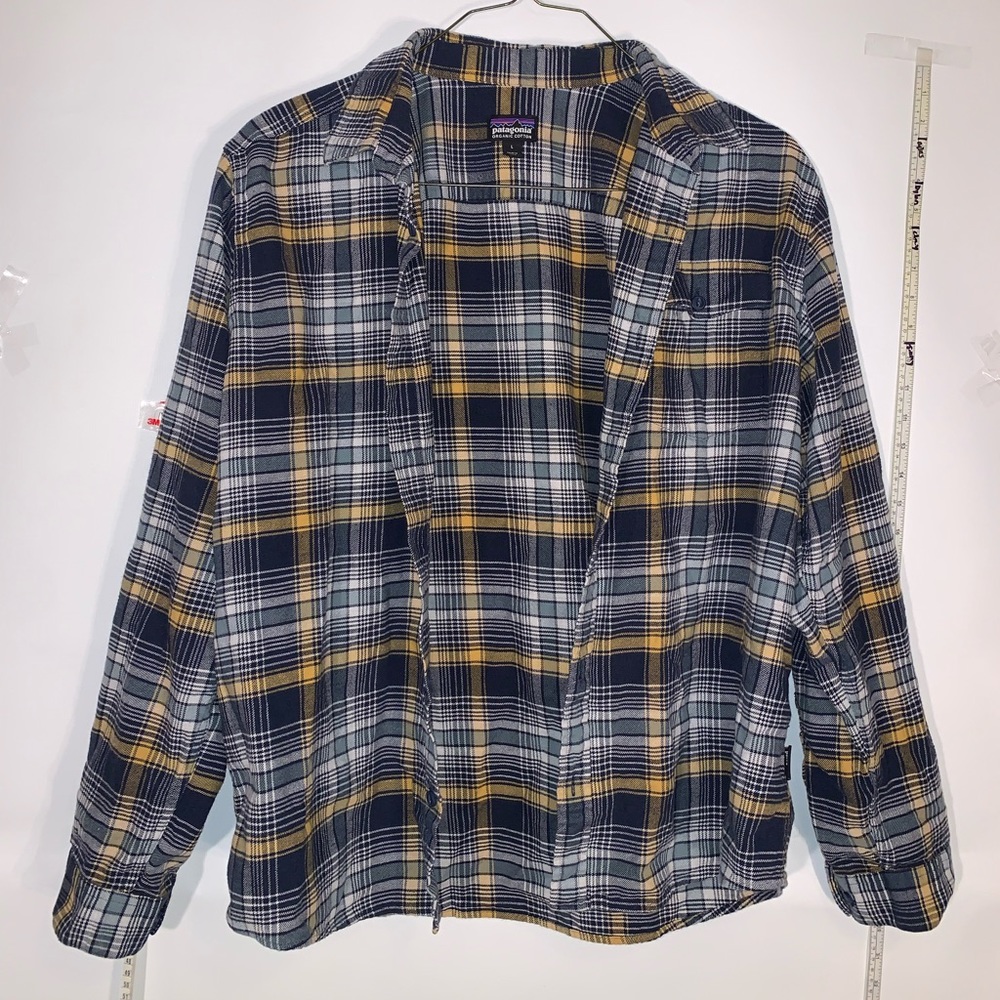 Patagonia M’s Lightweight Fjord Flannel Shirt - Men’s Large